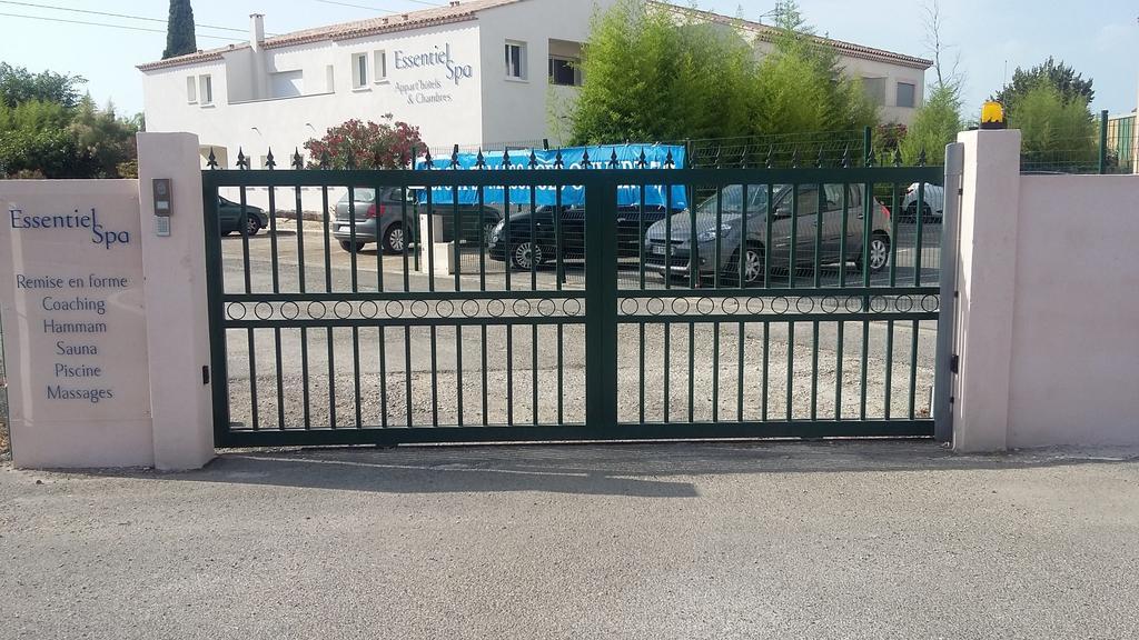 Appart'Hotel Et Chambres Essentiel Spa Arles Zewnętrze zdjęcie