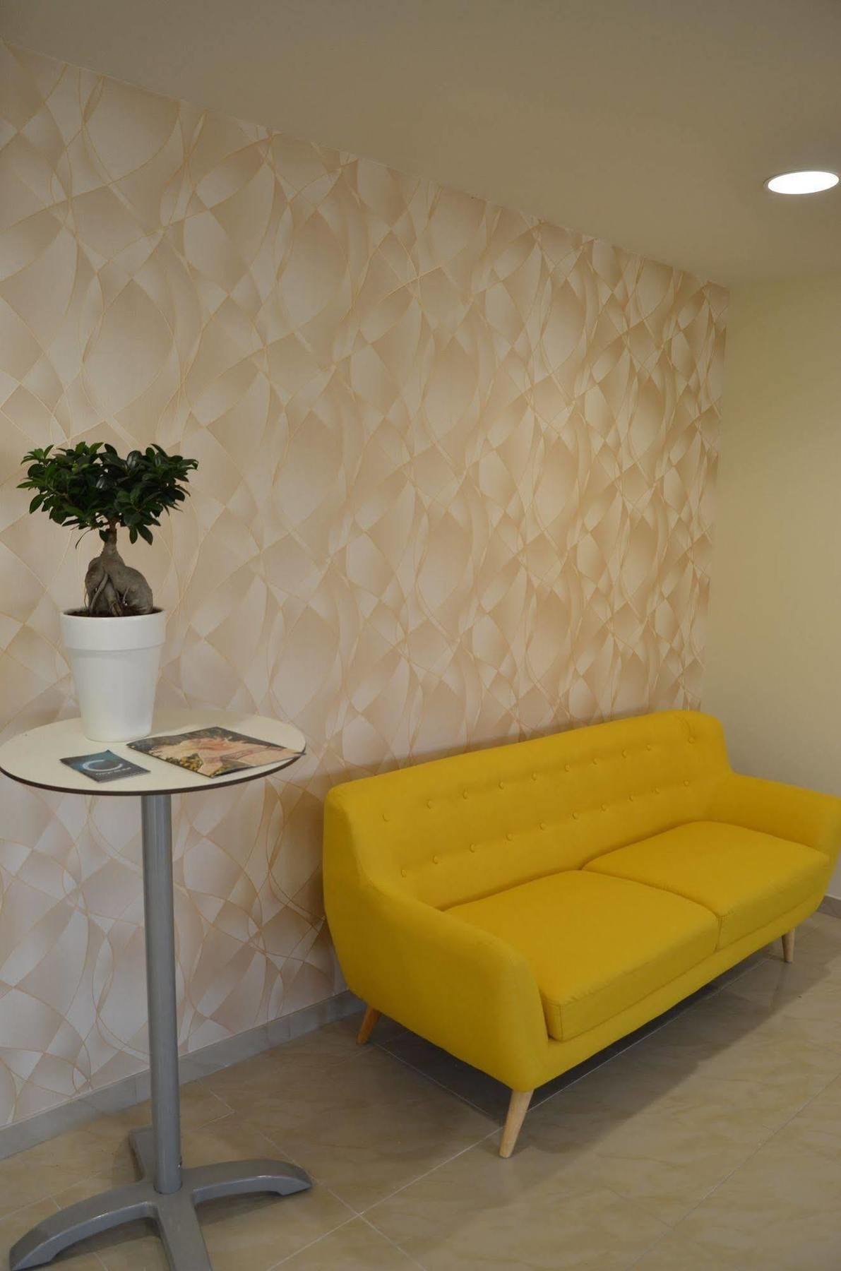 Appart'Hotel Et Chambres Essentiel Spa Arles Zewnętrze zdjęcie