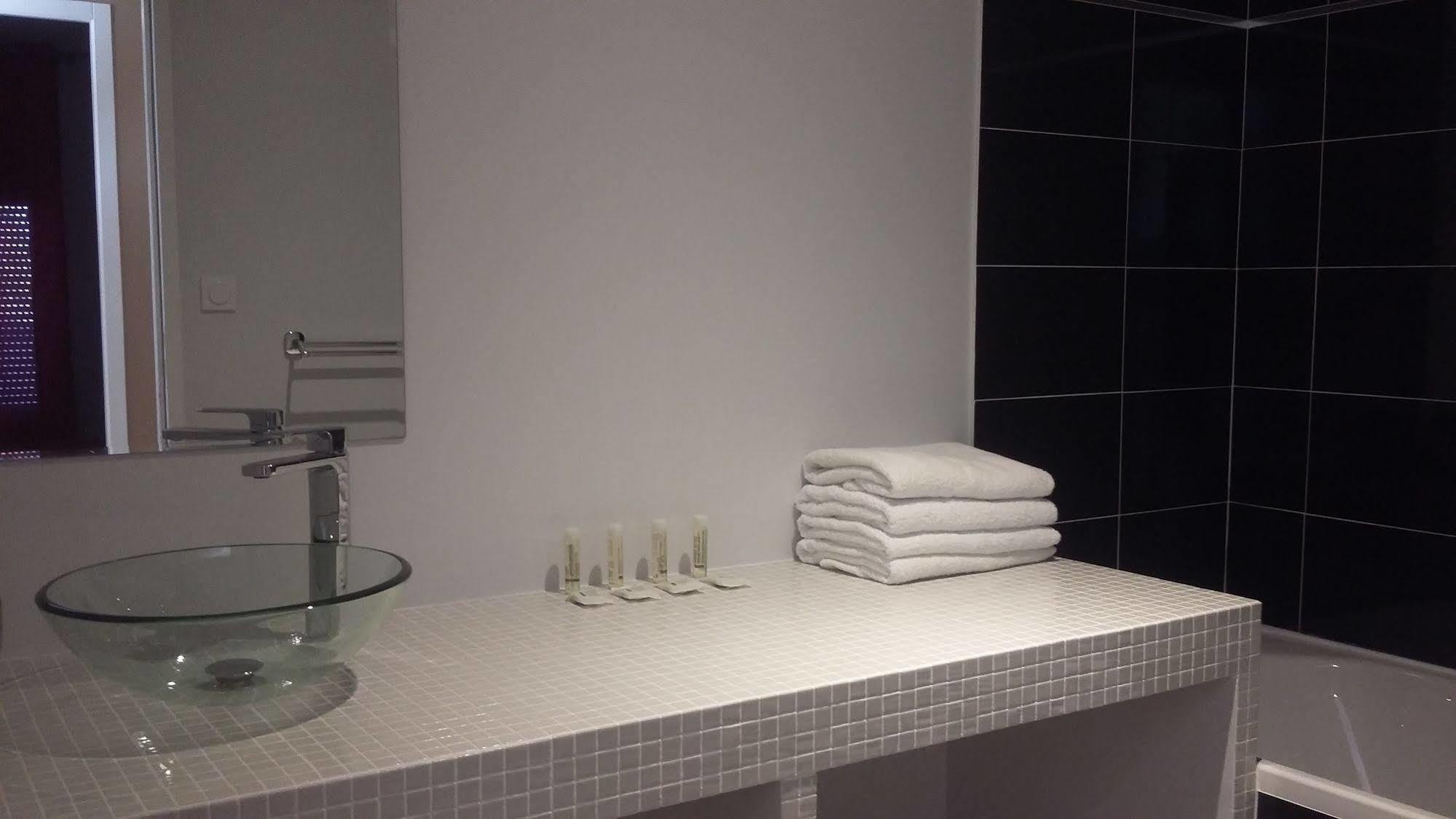 Appart'Hotel Et Chambres Essentiel Spa Arles Zewnętrze zdjęcie