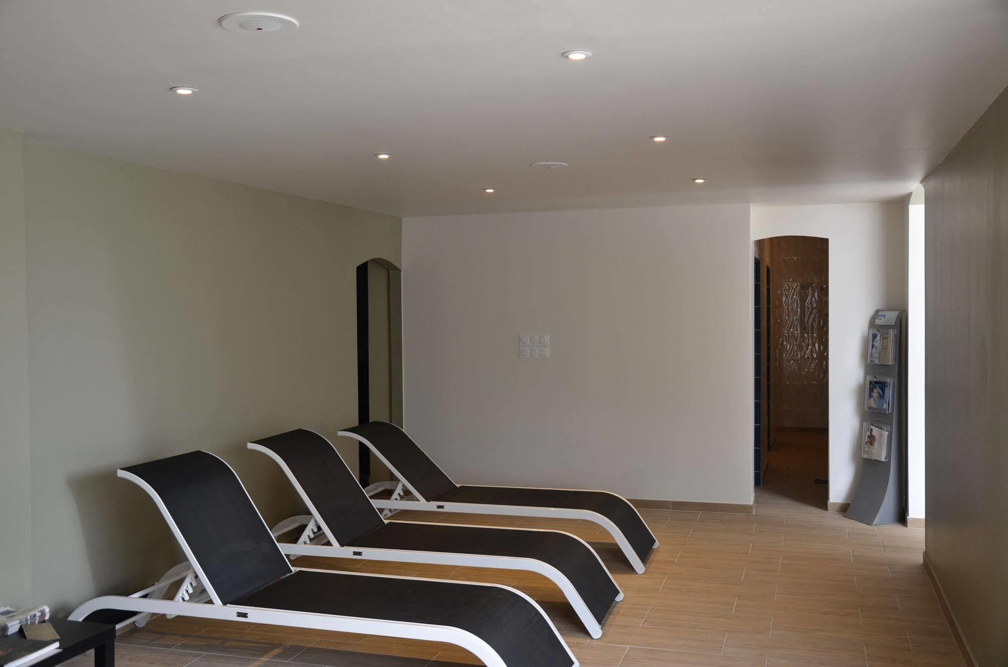Appart'Hotel Et Chambres Essentiel Spa Arles Zewnętrze zdjęcie