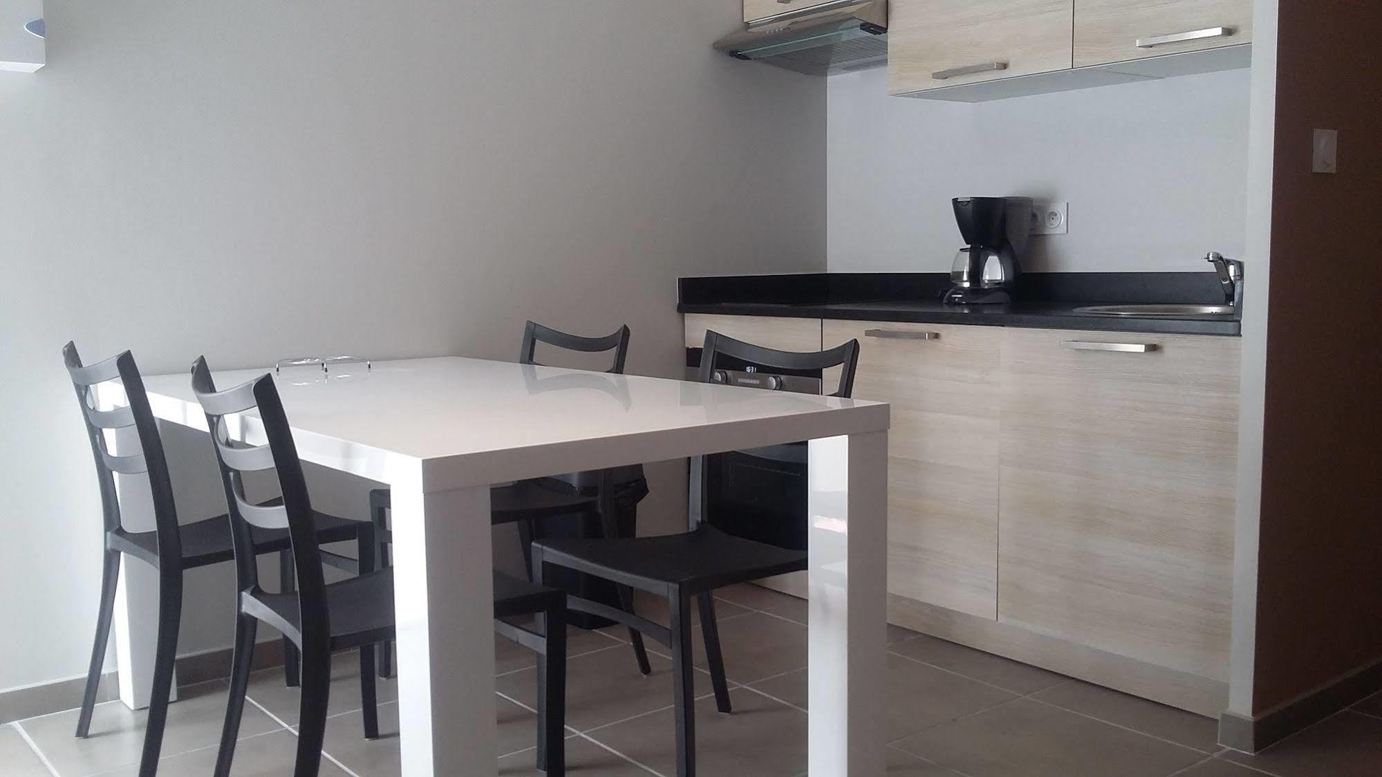 Appart'Hotel Et Chambres Essentiel Spa Arles Zewnętrze zdjęcie